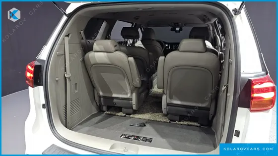 KIA CARNIVAL 9-SEATER PRSTIGE