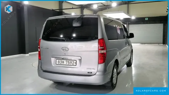 HYUNDAI STAREX 5-SEATER LPI VAN