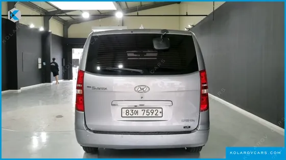 HYUNDAI STAREX 5-SEATER LPI VAN
