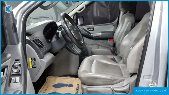 HYUNDAI STAREX 5-SEATER LPI VAN