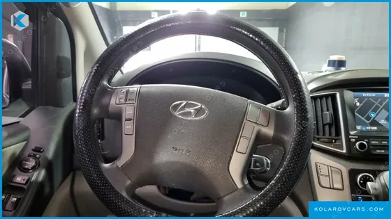 HYUNDAI STAREX 5-SEATER LPI VAN