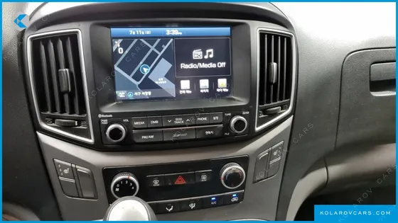 HYUNDAI STAREX 5-SEATER LPI VAN