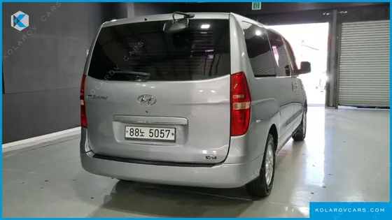 HYUNDAI STAREX 5-SEATER VAN