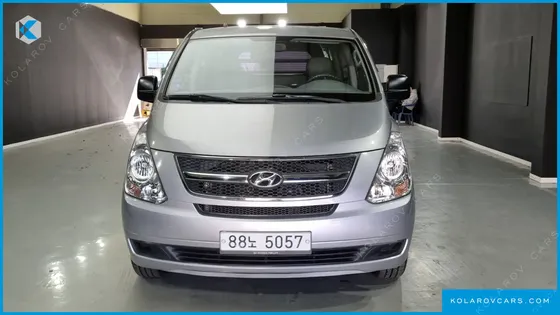 HYUNDAI STAREX 5-SEATER VAN