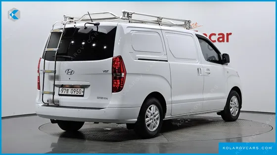 HYUNDAI STAREX VAN 3-SEATER