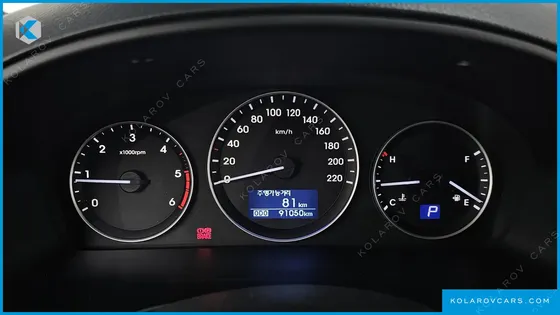 HYUNDAI STAREX VAN 3-SEATER