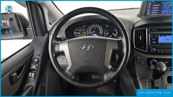 HYUNDAI STAREX VAN 3-SEATER