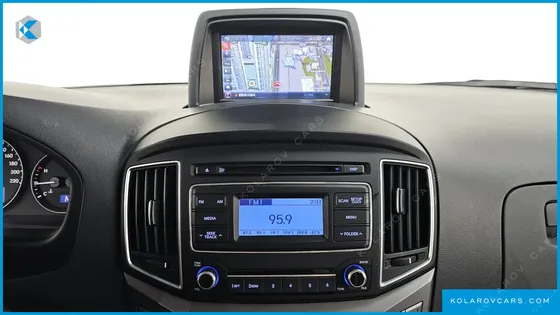HYUNDAI STAREX VAN 3-SEATER