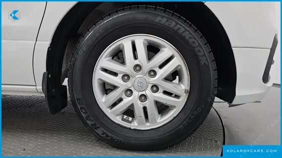 HYUNDAI STAREX VAN 3-SEATER