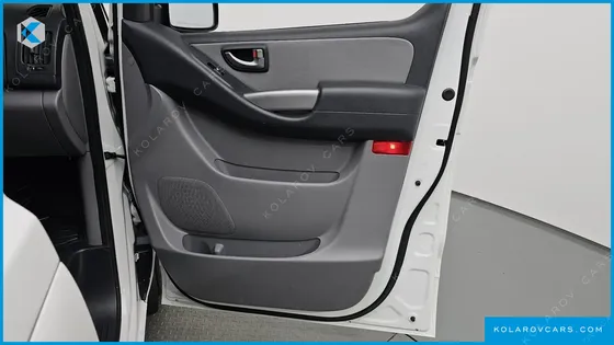 HYUNDAI STAREX VAN 3-SEATER