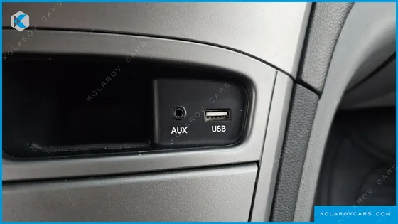HYUNDAI STAREX VAN 3-SEATER