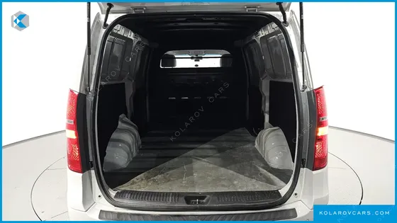 HYUNDAI STAREX VAN 3-SEATER