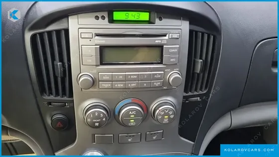 HYUNDAI STAREX 3-SEATER VAN