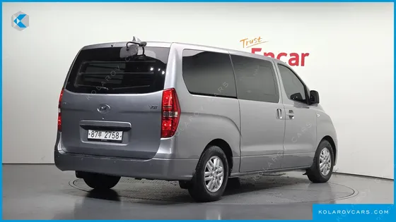 HYUNDAI STAREX 5-SEATER VAN
