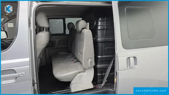 HYUNDAI STAREX 5-SEATER VAN