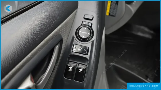 HYUNDAI STAREX 5-SEATER VAN