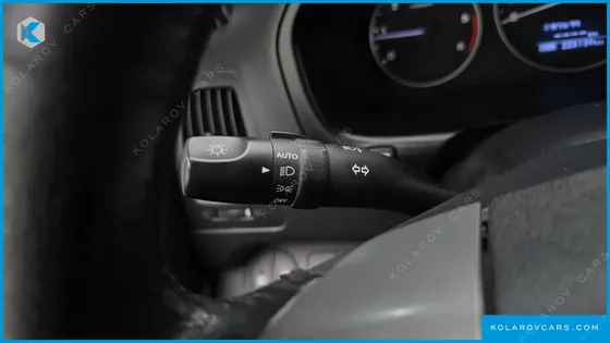 HYUNDAI STAREX 5-SEATER VAN