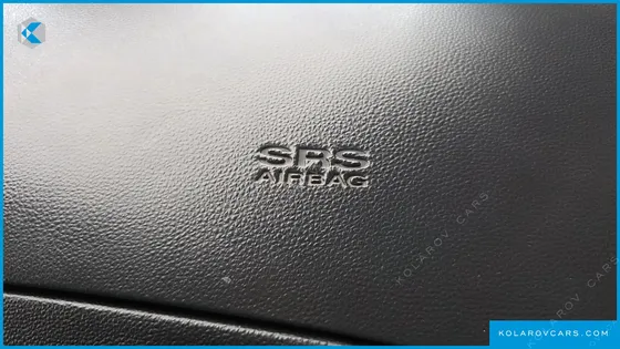 HYUNDAI STAREX 5-SEATER VAN