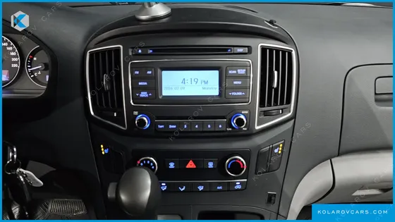 HYUNDAI STAREX 5-SEATER VAN