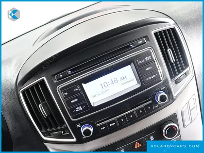 HYUNDAI STAREX VAN 3-SEATER