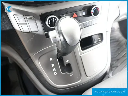 HYUNDAI STAREX VAN 3-SEATER