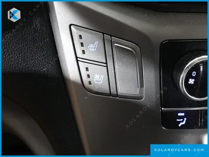 HYUNDAI STAREX VAN 3-SEATER