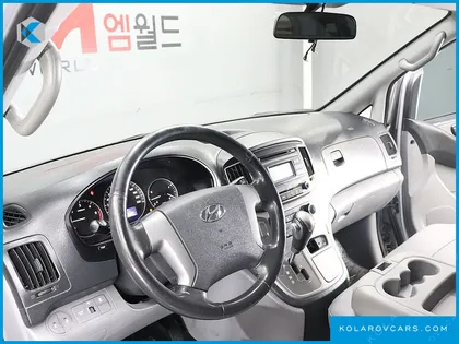 HYUNDAI STAREX VAN 3-SEATER