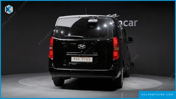 HYUNDAI STAREX VAN 5-SEATER