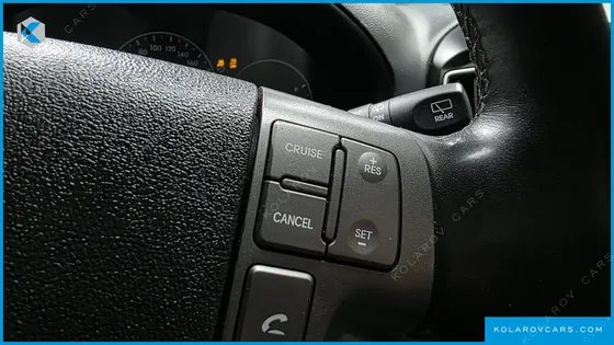 HYUNDAI STAREX VAN 5-SEATER