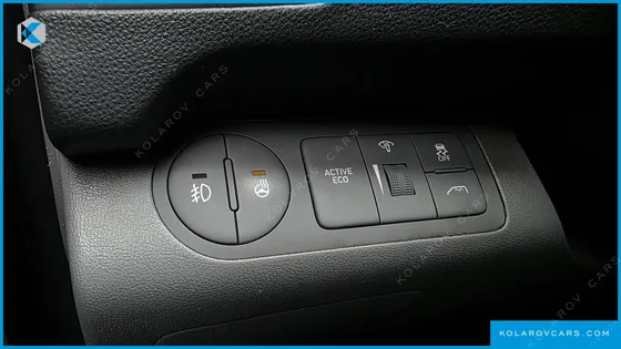 HYUNDAI STAREX VAN 5-SEATER