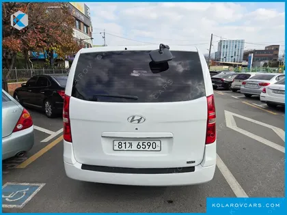 HYUNDAI STAREX 5-SEATER VAN