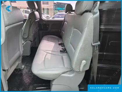 HYUNDAI STAREX 5-SEATER VAN