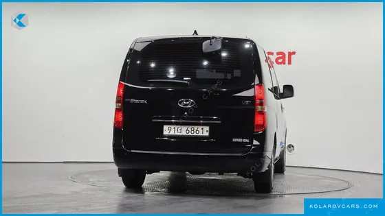 HYUNDAI STAREX VAN 3-SEATER