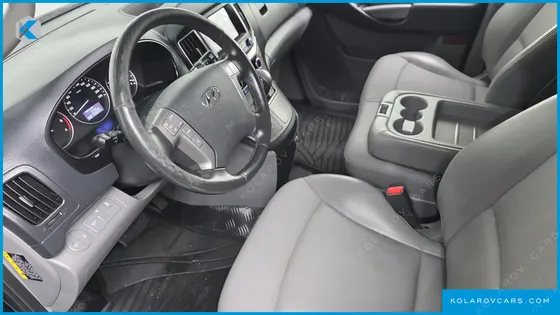 HYUNDAI STAREX VAN 3-SEATER