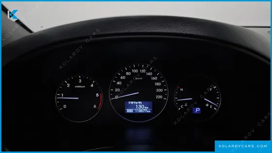 HYUNDAI STAREX VAN 3-SEATER