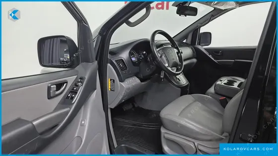 HYUNDAI STAREX VAN 3-SEATER
