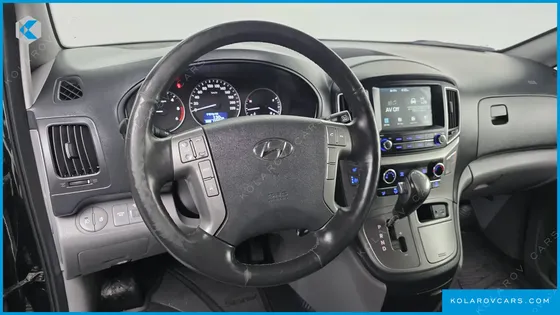 HYUNDAI STAREX VAN 3-SEATER