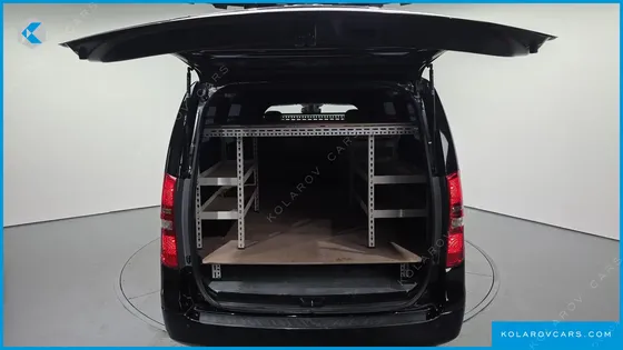 HYUNDAI STAREX VAN 3-SEATER