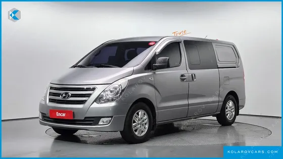 HYUNDAI STAREX 5-SEATER VAN