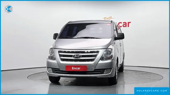 HYUNDAI STAREX 5-SEATER VAN