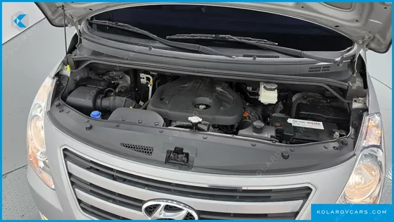 HYUNDAI STAREX 5-SEATER VAN