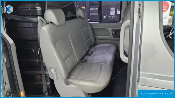 HYUNDAI STAREX 5-SEATER VAN