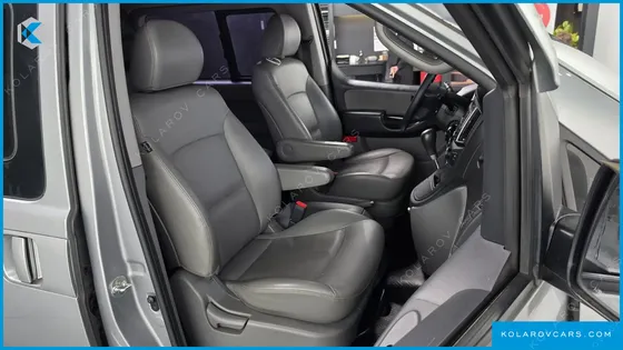 HYUNDAI STAREX 5-SEATER VAN