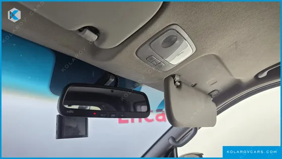 HYUNDAI STAREX 5-SEATER VAN