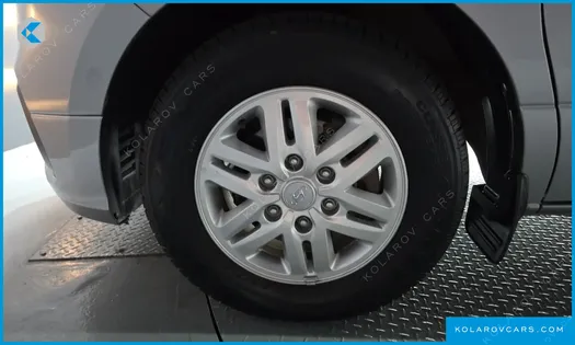 HYUNDAI STAREX VAN 3-SEATER
