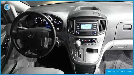 HYUNDAI STAREX VAN 3-SEATER