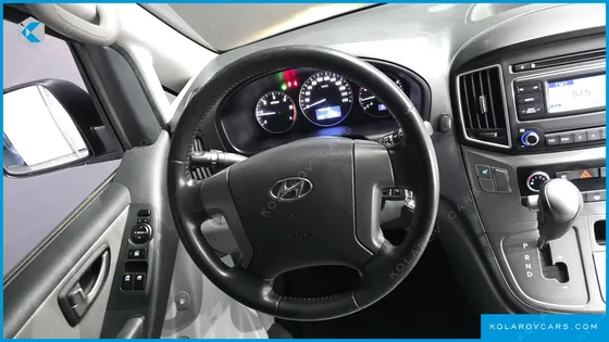 HYUNDAI STAREX VAN 3-SEATER