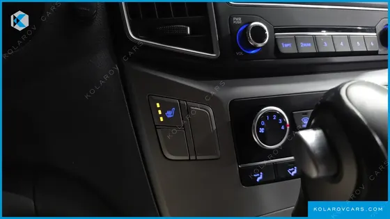 HYUNDAI STAREX VAN 3-SEATER