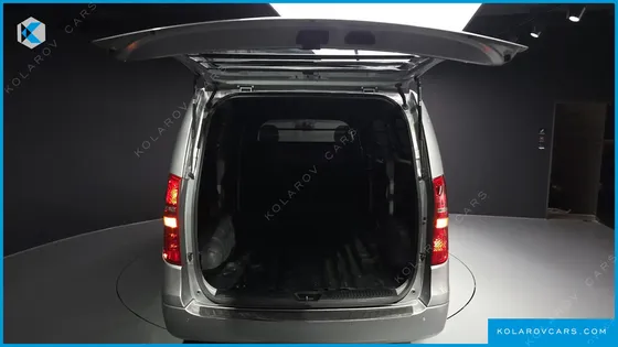HYUNDAI STAREX VAN 3-SEATER