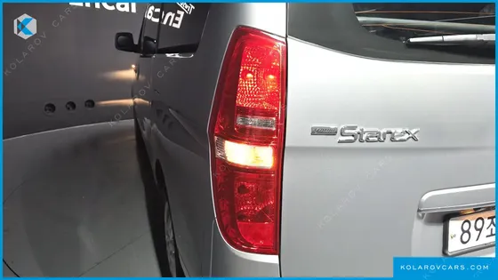HYUNDAI STAREX VAN 3-SEATER